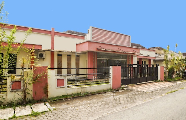 OYO 91878 チェリー レッド ホテル