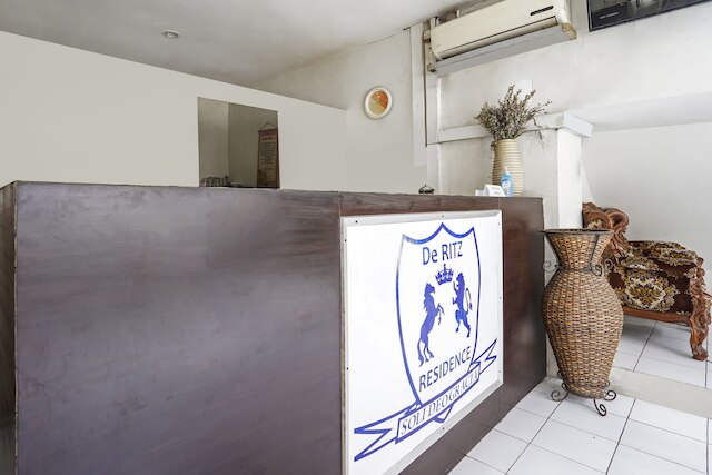 OYO  91035 デ リッツ  レジデンス