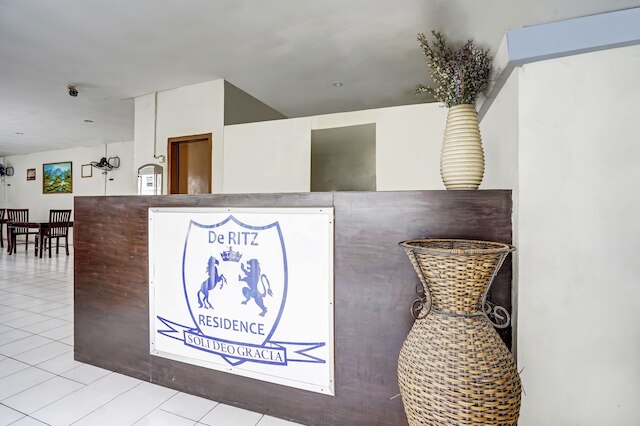 OYO  91035 デ リッツ  レジデンス