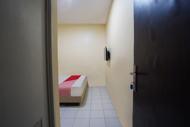 OYO  91035 デ リッツ  レジデンス