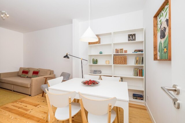 ロス アンジョス アパートメンツ