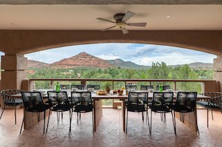 ピラミッド バイ アヴァンステイ リュクス セドナ マンション ウィズ ビューズ, 7 ミンズ トゥ ダウンタウン