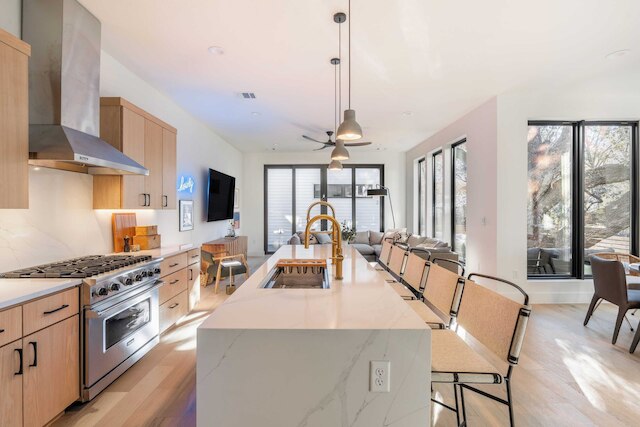 モダン リトリート ウィズ プール, ゲスト ハウス & デッキ ラウンジ ヘンリー by Avantstay