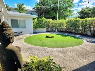 ビーチから15分の絶好のスタジオ