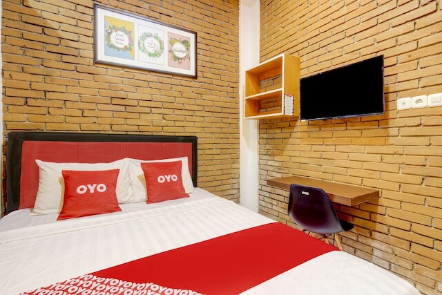 ホテル O D コスト イン カンドリ セマラン