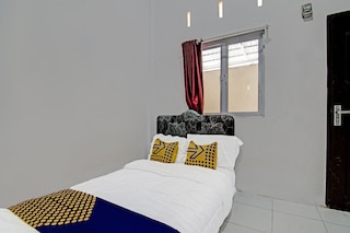 ホテル O ホームステイ ハジャ レラ シャリア