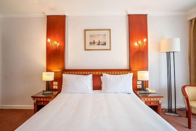 アザルピラミッドホテル