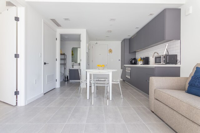 ミラビレコンドダウンタウンMIAブリッケルw PRKG