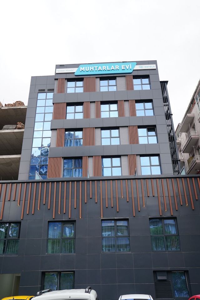 アカイムハトラーラエビ