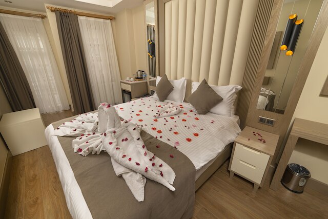 アシルザデ・ホテル・シルケチ