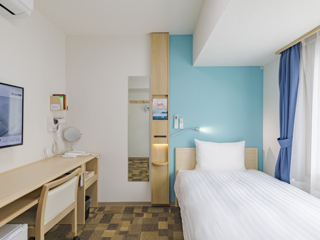 東横 INN 大阪弁天町