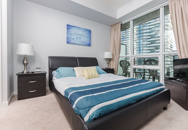 ブレムナー ブルバード - CN タワー - ユニオン ステーション