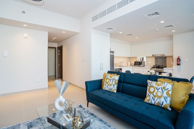 タニン - バルコニーからの息をのむようなパノラマ運河の景色