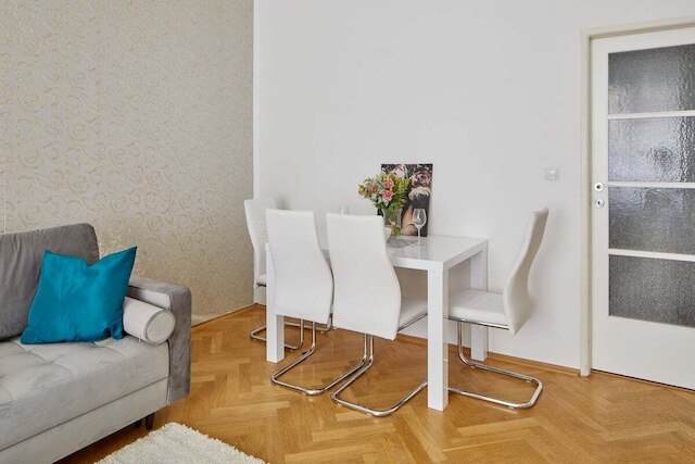 ヘレンホームステイフローラ