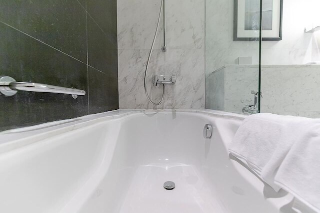 Emaar Fashion Avenue – Formerly Address Dubai Mall Four Apple（エマール・ファッション・アベニュー - 以前はアドレスDubai Mallフォー・アップル）