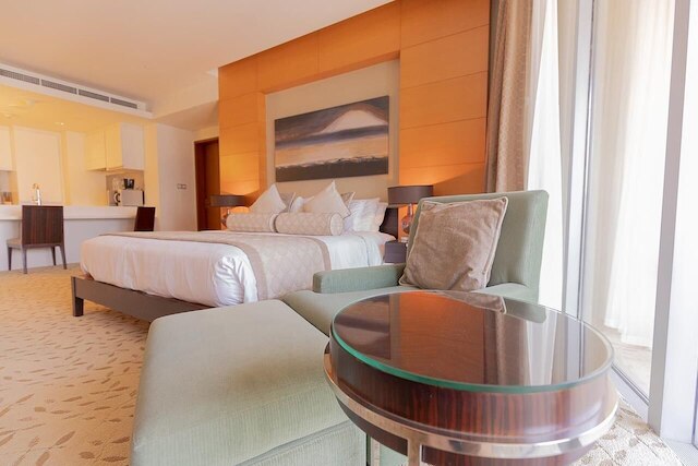 Emaar Fashion Avenue – Formerly Address Dubai Mall Four Apple（エマール・ファッション・アベニュー - 以前はアドレスDubai Mallフォー・アップル）