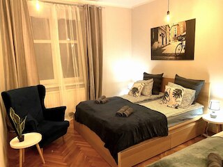 ラレス アンド ペナテス アパートメント