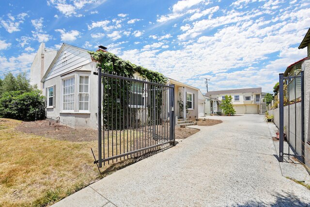 スタンフォード13 LLC