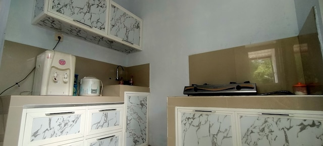 アズィマヴィラ