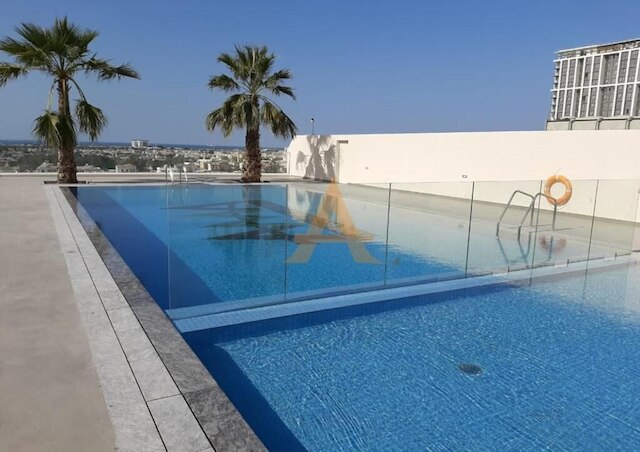 グリーンフューチャー - トレードセンターの豪華スタジオからの都心の眺望