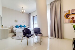 グリーンフューチャー - このスリークなスタジオからの素晴らしい都市景観