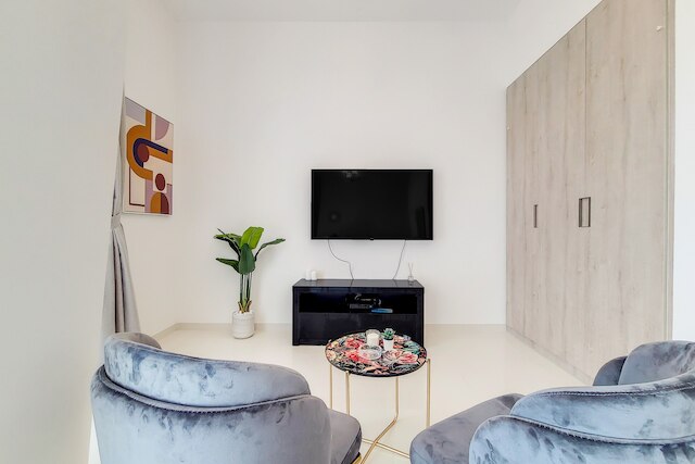 グリーンフューチャー - このスリークなスタジオからの素晴らしい都市景観