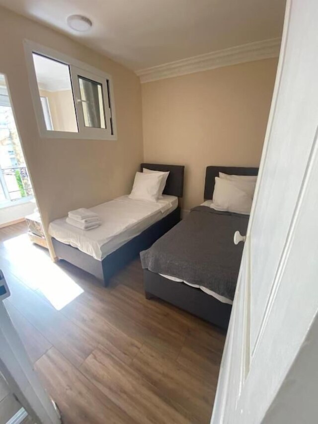 レントアパート - ラガレンヌコロンブ