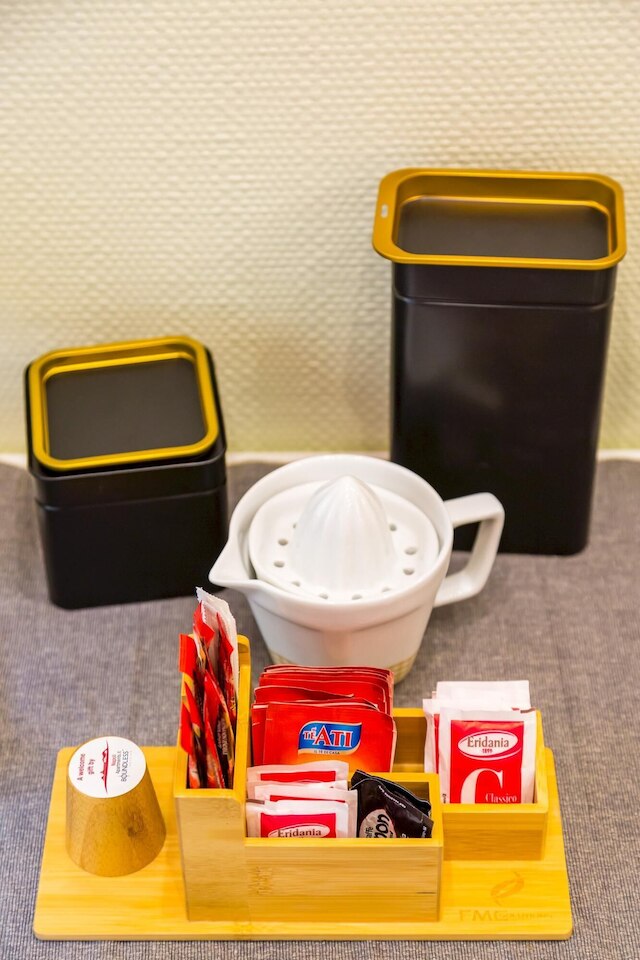 サン マルチェリーノ クール アンド セントラル バイ ナポリアパートメンツ