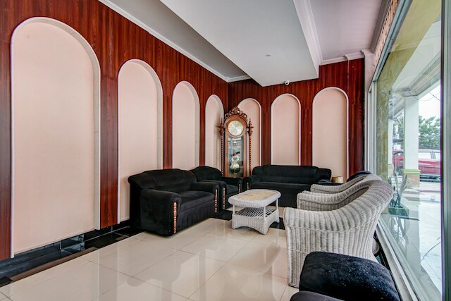 OYO 90857 バーラカシャリアホテル