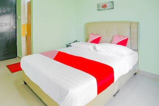 OYO  90269  ホテル  インドラサ  2