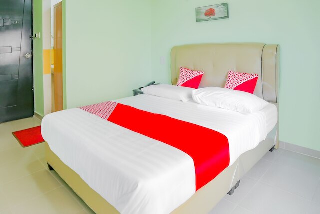 OYO  90269  ホテル  インドラサ  2