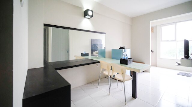 ホーミー アンド コンフィー ベッドーム アット ディアン リージェンシー  アパートメント