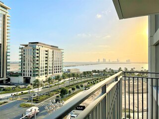 ニュー ! ラグジュリアス ステイ ドバイ クリーク バルコニー & ビュー