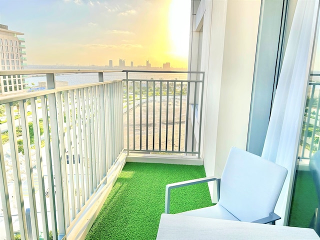 ニュー ! ラグジュリアス ステイ ドバイ クリーク バルコニー & ビュー