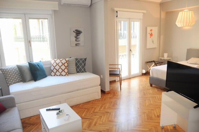 ラブリー  アパートメント  アンダー ザ アクロポリス