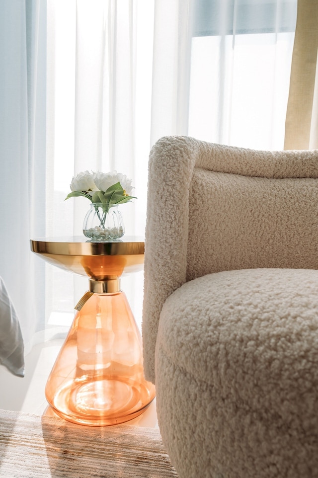 エレガント ステイ: バルコニー & スタニング ドバイ クリーク ビューズ