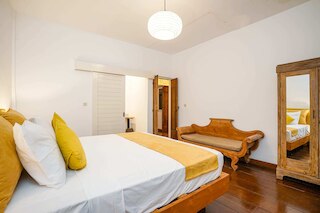 ヴィラ  ニラム