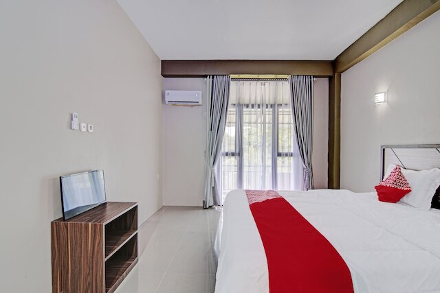 ホテル O ペンギナパン トイバ シャリア ニア ポンドック ペサントレン ウマル ビン カタブ km 9 ガルダ サクティ