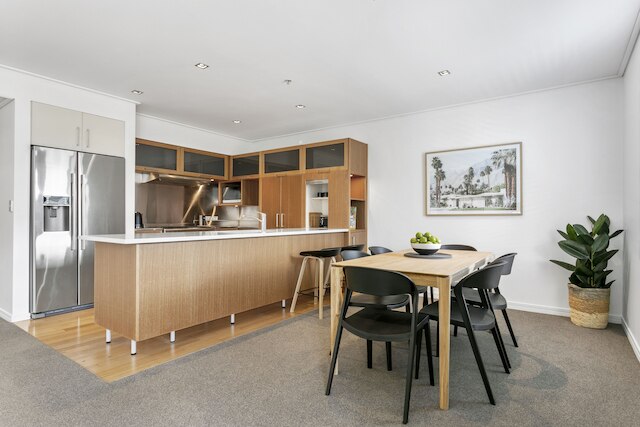 広々とした高架橋の聖域