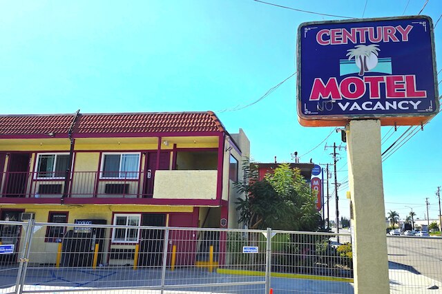 センチュリー モーテル ブエナ パーク アナハイム CA 91