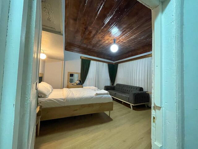 ゴールデン・メトロ・ブティック