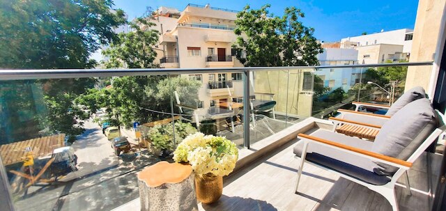 ルピン ルビー イン テル アビブ ヤフォ