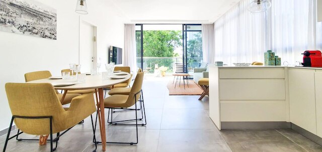 ルピン ルビー イン テル アビブ ヤフォ