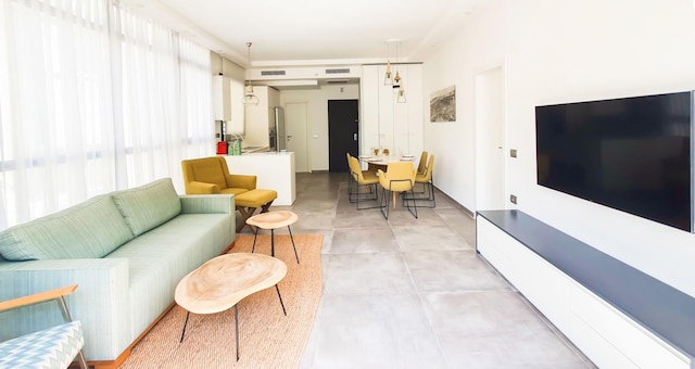 ルピン ルビー イン テル アビブ ヤフォ