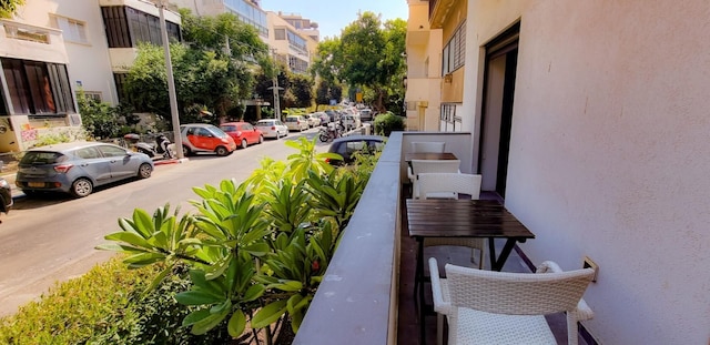 ルピン ナイクレ イン テル アビブ ヤフォ