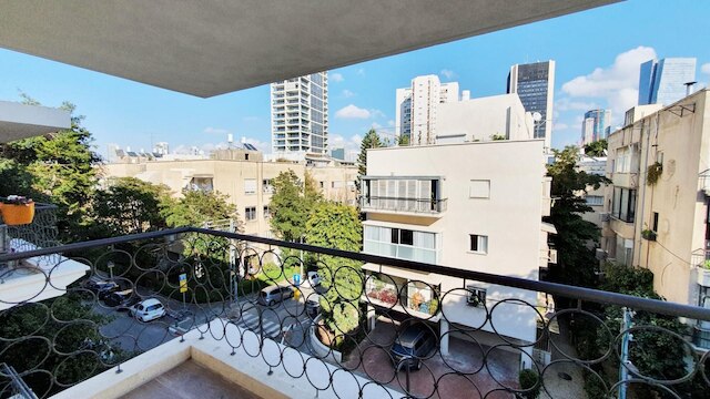 ヨセフ テラコッタ イン テル アビブ ヤフォ