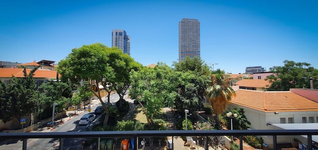 パインズ ベル イン テル アビブ ヤフォ