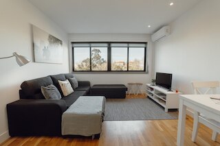 ダウンタウン スタイリッシュ アパートメント ガレージ by Vacationy