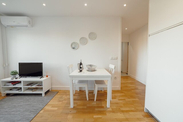 ダウンタウン スタイリッシュ アパートメント ガレージ by Vacationy