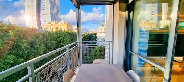 ディゼンゴフ ムゲト イン テル アビブ ヤフォ